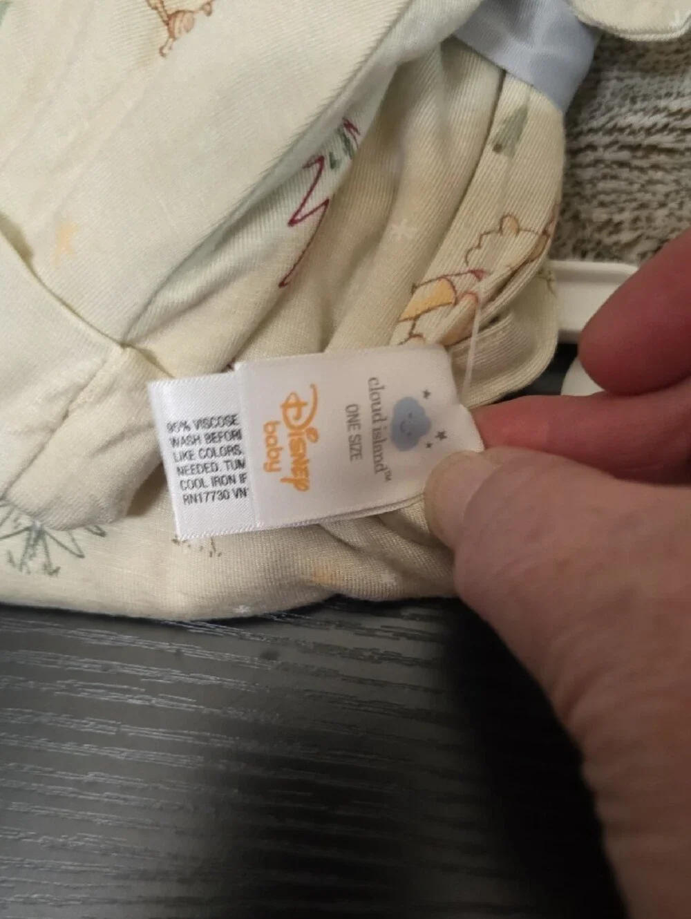 Disney Baby Cream Winnie the Pooh Swaddle & Hat Set